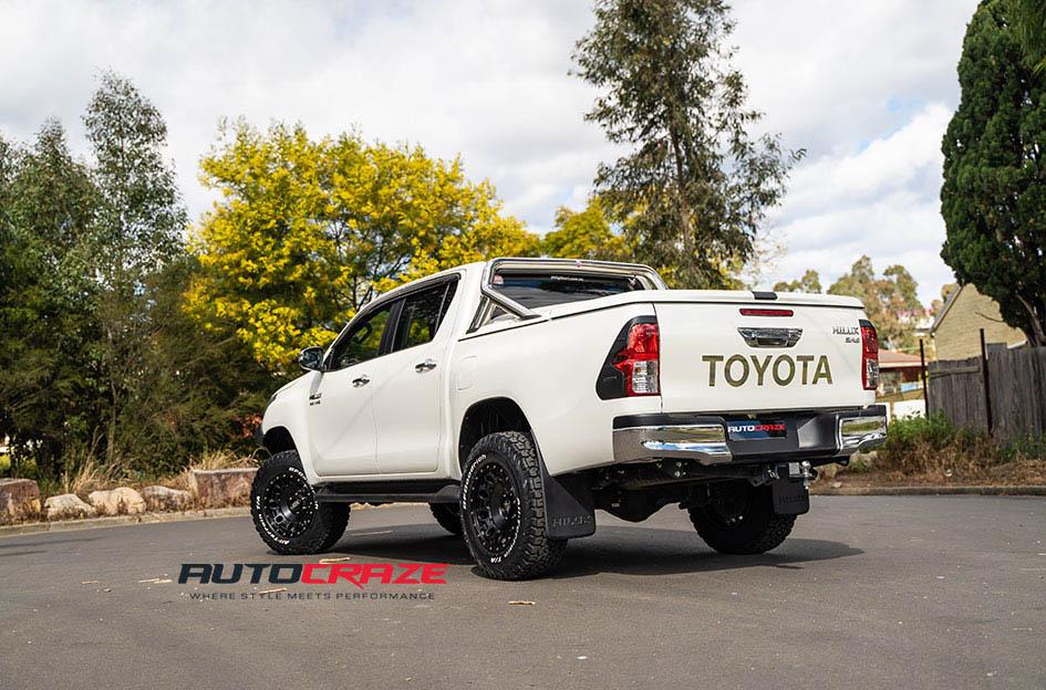 TOYOTA HILUX 4WD HOLESHOT XD SATIN BLACK